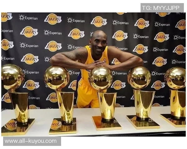 科比的独特之处在于他与众不同的休赛期选择与球星的聚会文化对比