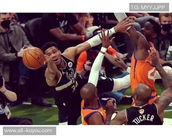 字母哥三分命中率高达67进化中的希腊怪兽引领雄鹿新篇章